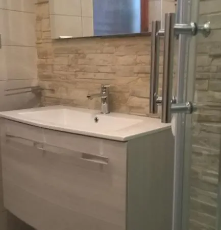 לינה וארוחת בוקר Karmabnb קאלה גונונה